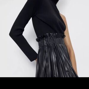 Zara Faux leather pleated skirt/skort